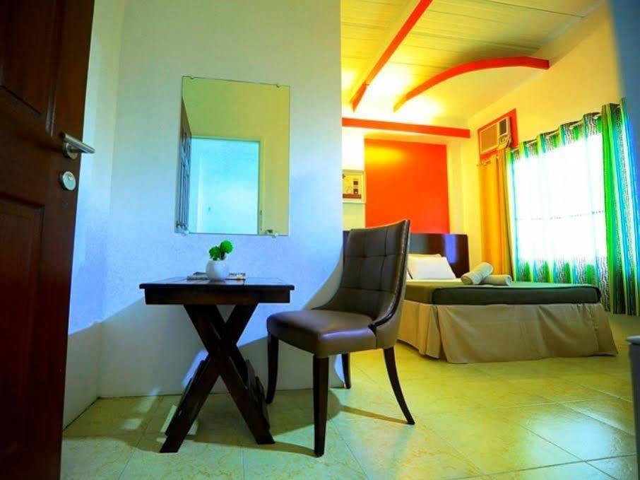 First Pacific Inn Davao Stadt Exterior foto